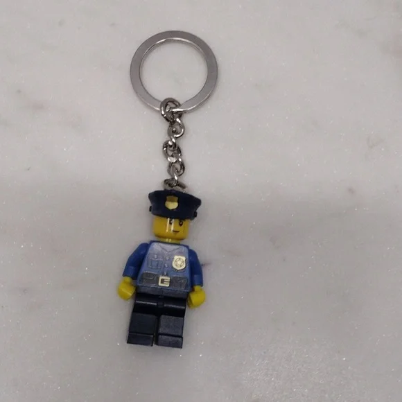 LEGO Legoland Keychains and Police Officer Bundle of 2 - Picture 5 of 6